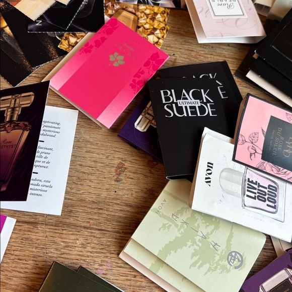 Avon Assorted Sample Collection - Picture 4 of 6